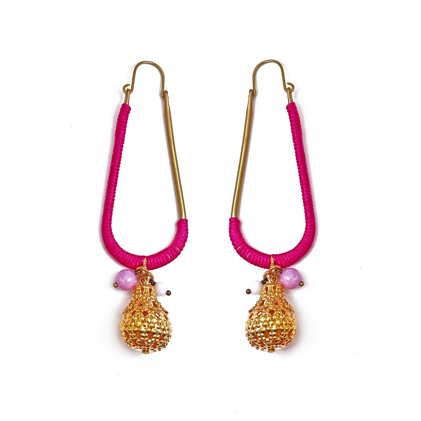 Lindeza Mono Hoop Earrings