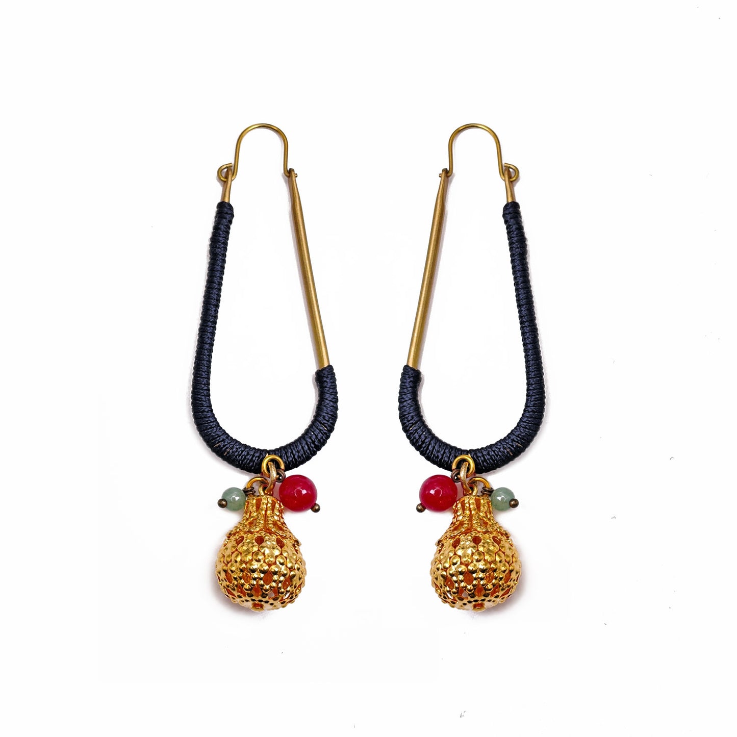 Lindeza Mono Hoop Earrings