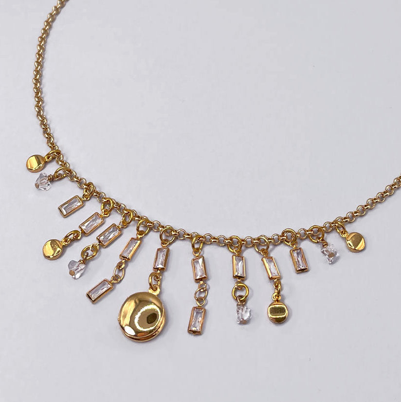 Collana con Mini Medaglione Vintage e Catena in Ottone